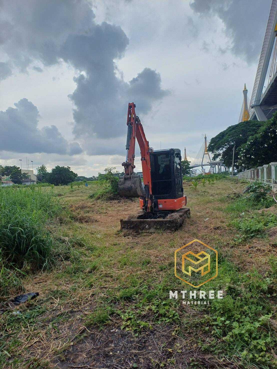งานเครียร์ริ่งพื้นที่  ถมหน้าดิน